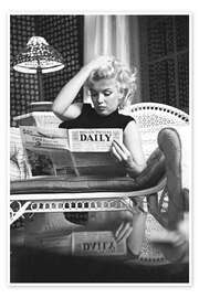 Wall art print Marilyn Monroe reading a newspaper - Celebrity Collection