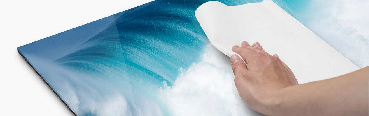 Cleaning of a gallery print