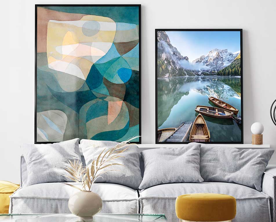 Wall decoration with gallery prints