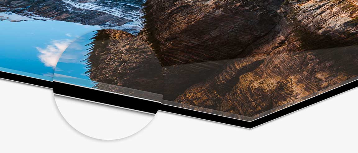 Gallery print, close-up view